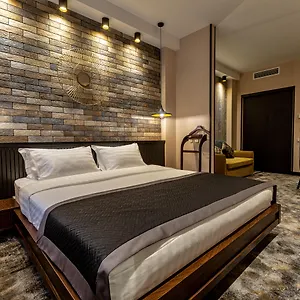 Adamo Hotel